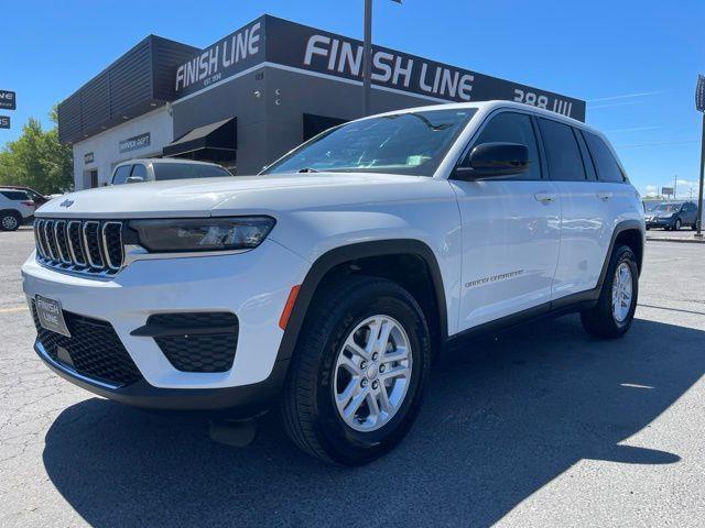 Jeep Grand Cherokee Laredo 4WD 2023