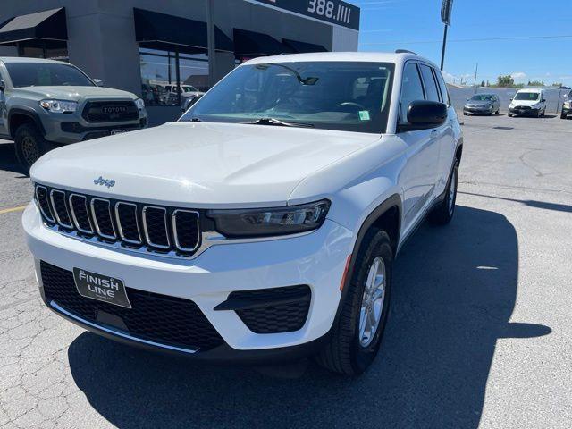 Jeep Grand Cherokee Laredo 4WD 2023