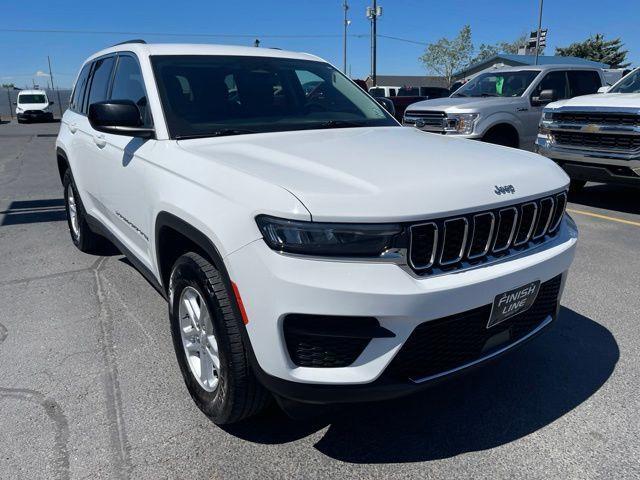 Jeep Grand Cherokee Laredo 4WD 2023