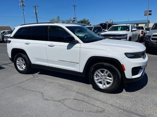 Jeep Grand Cherokee Laredo 4WD 2023