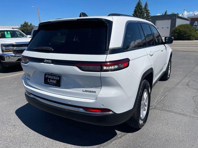 Jeep Grand Cherokee Laredo 4WD 2023