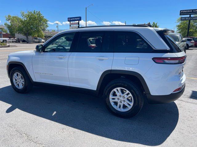 Jeep Grand Cherokee Laredo 4WD 2023