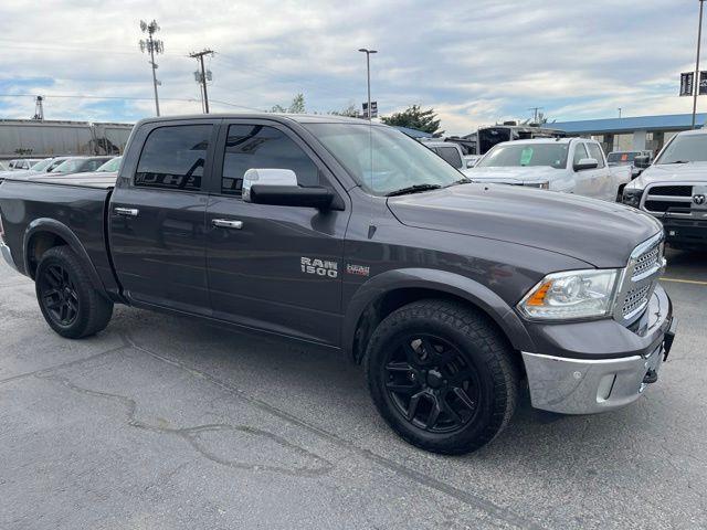 RAM 1500 Laramie Crew Cab SWB 4WD 2017