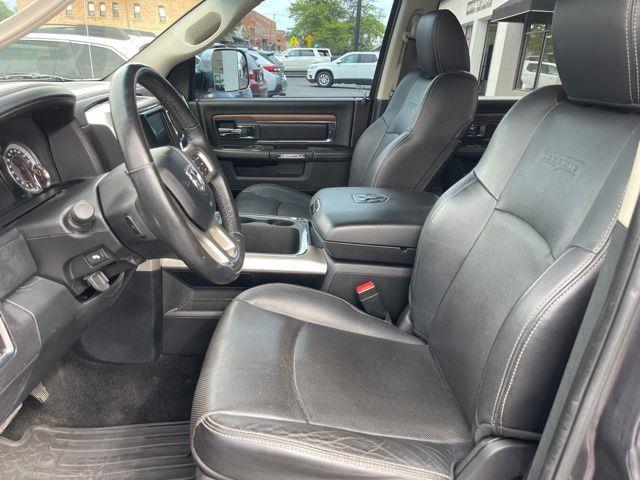 RAM 1500 Laramie Crew Cab SWB 4WD 2017