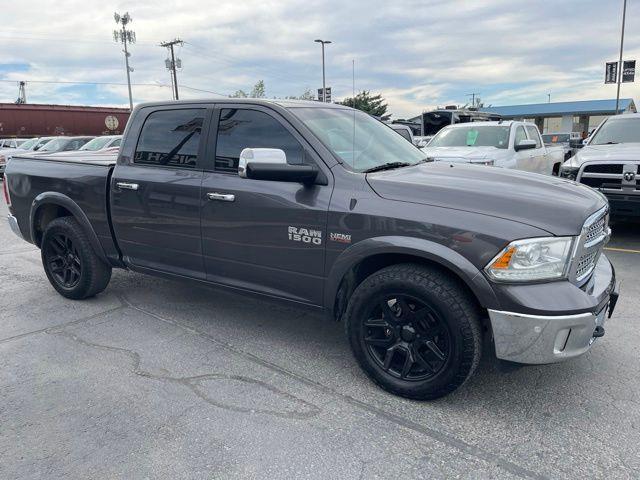 RAM 1500 Laramie Crew Cab SWB 4WD 2017