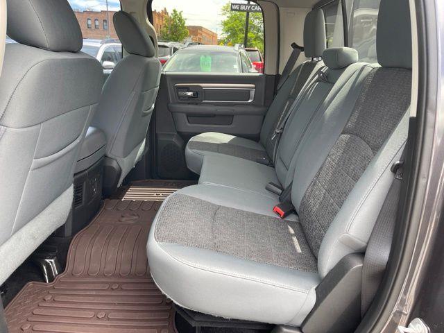 RAM 1500 SLT Crew Cab SWB 4WD 2016