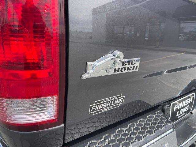 RAM 1500 SLT Crew Cab SWB 4WD 2016