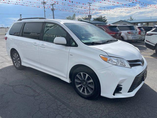 Toyota Sienna LE 7-Passenger AWD 2020