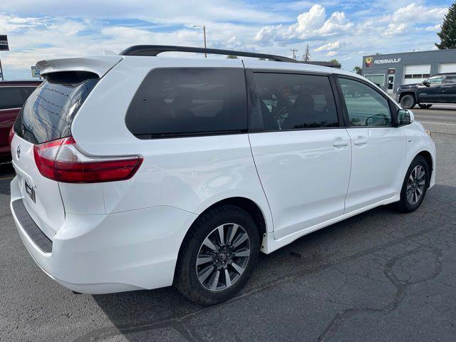 Toyota Sienna LE 7-Passenger AWD 2020