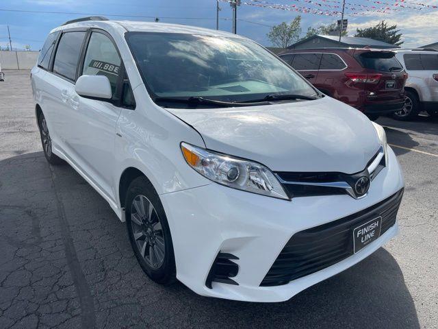 Toyota Sienna LE 7-Passenger AWD 2020