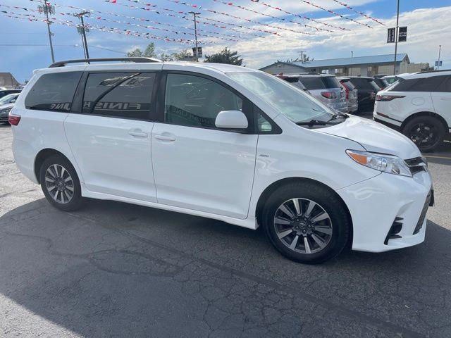 Toyota Sienna LE 7-Passenger AWD 2020