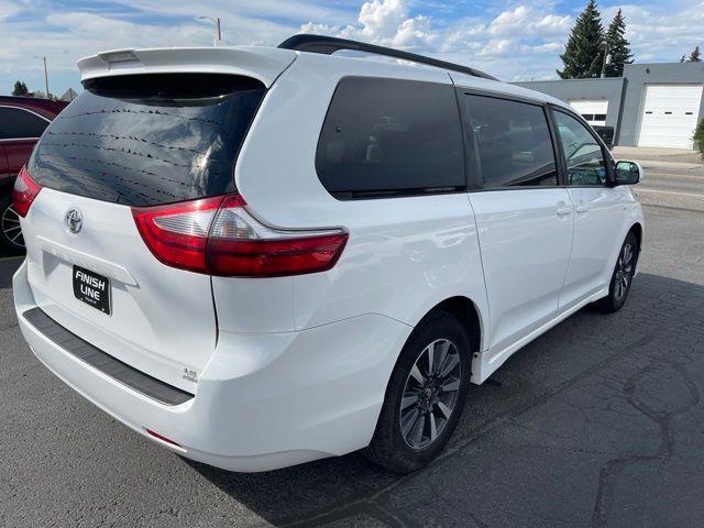 Toyota Sienna LE 7-Passenger AWD 2020