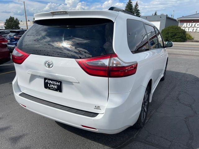 Toyota Sienna LE 7-Passenger AWD 2020