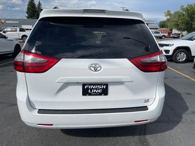 Toyota Sienna LE 7-Passenger AWD 2020
