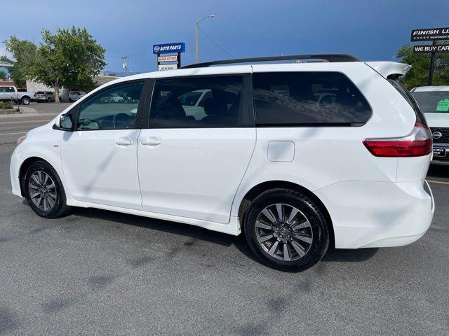 Toyota Sienna LE 7-Passenger AWD 2020
