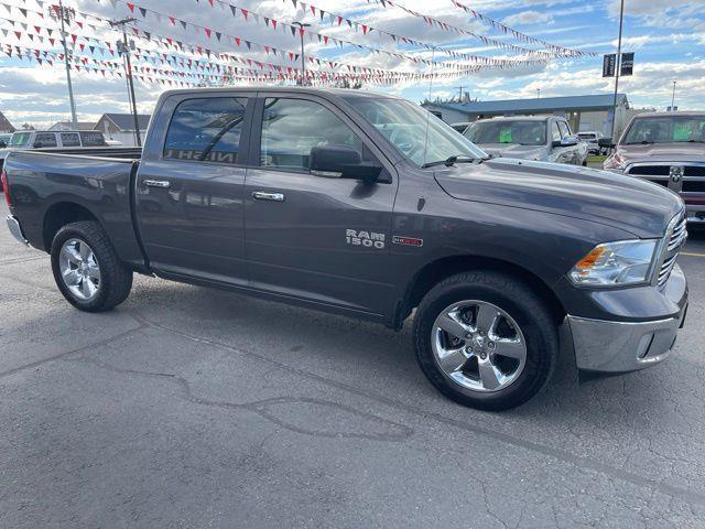 RAM 1500 SLT Crew Cab SWB 4WD 2015