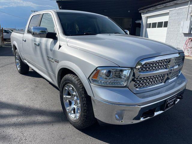 RAM 1500 Laramie Crew Cab 4WD 2016
