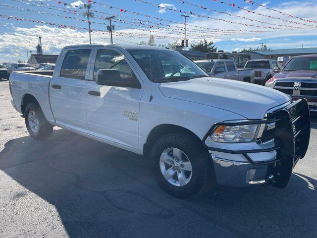 RAM 1500 Classic Tradesman Crew Cab SWB 4WD 2022