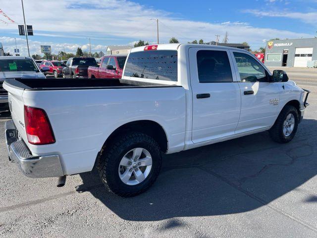 RAM 1500 Classic Tradesman Crew Cab SWB 4WD 2022