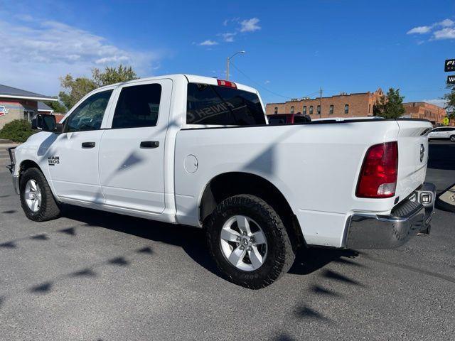 RAM 1500 Classic Tradesman Crew Cab SWB 4WD 2022