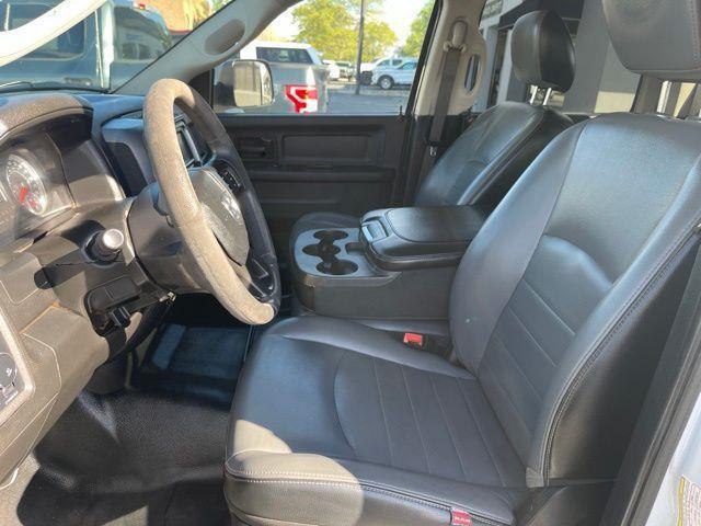 RAM 1500 Classic Tradesman Crew Cab SWB 4WD 2022