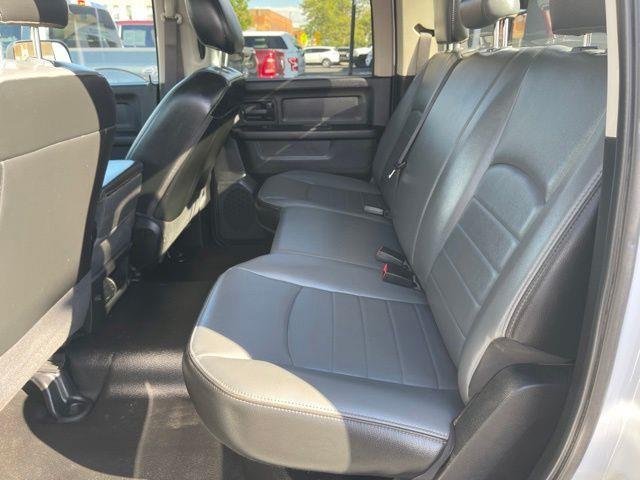 RAM 1500 Classic Tradesman Crew Cab SWB 4WD 2022