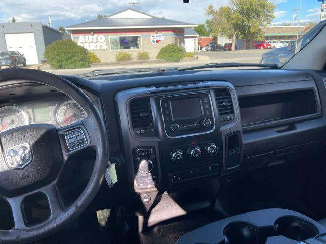 RAM 1500 Classic Tradesman Crew Cab SWB 4WD 2022