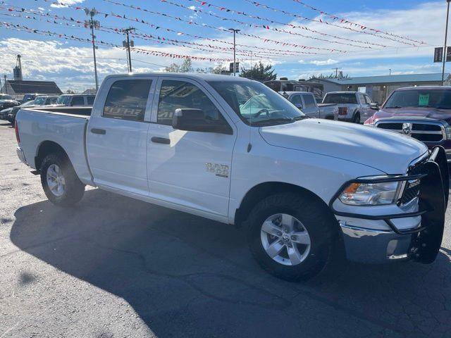 RAM 1500 Classic Tradesman Crew Cab SWB 4WD 2022