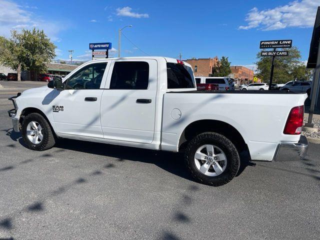RAM 1500 Classic Tradesman Crew Cab SWB 4WD 2022