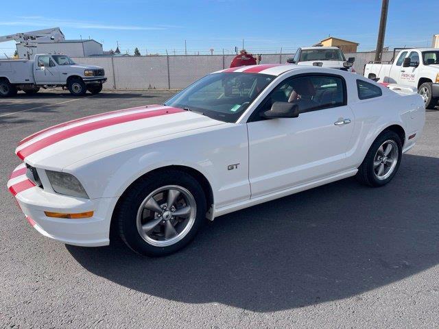 2006 Ford Mustang GT Deluxe Coupe