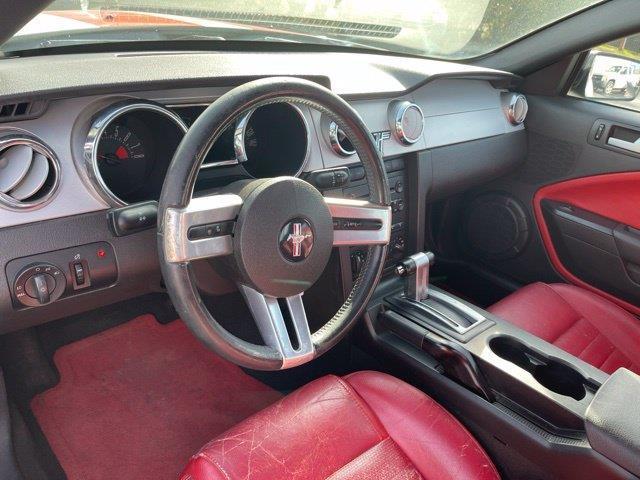 Ford Mustang GT Deluxe Coupe 2006