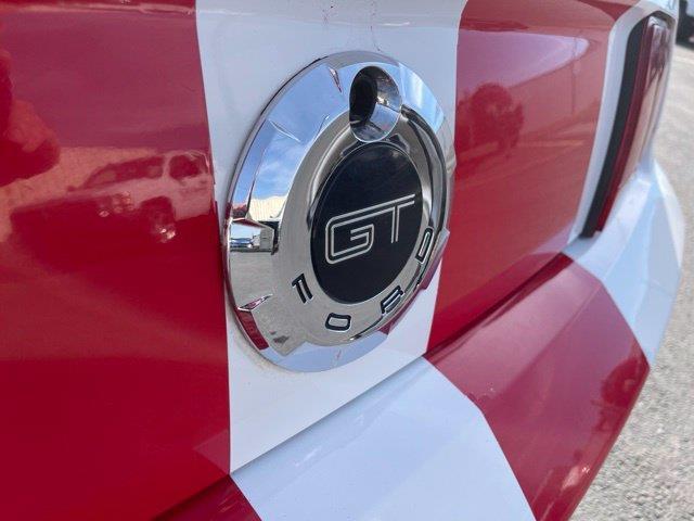 Ford Mustang GT Deluxe Coupe 2006