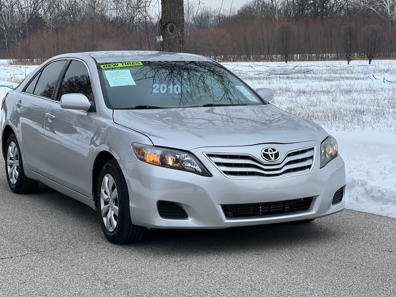 Toyota Camry SE 6-Spd MT 2010