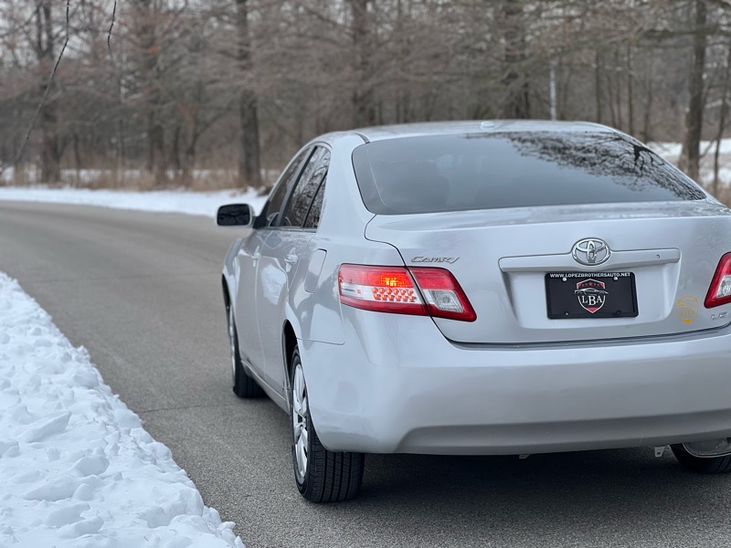 Toyota Camry SE 6-Spd MT 2010