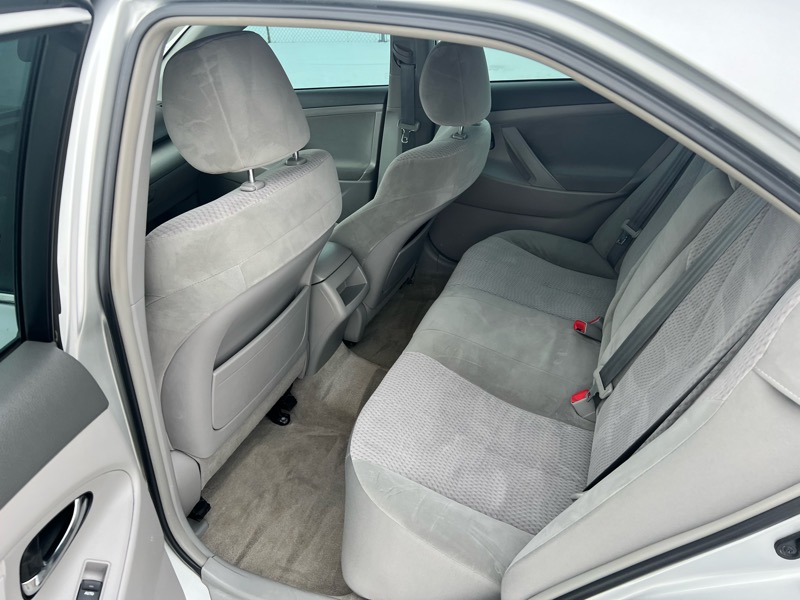 Toyota Camry SE 6-Spd MT 2010