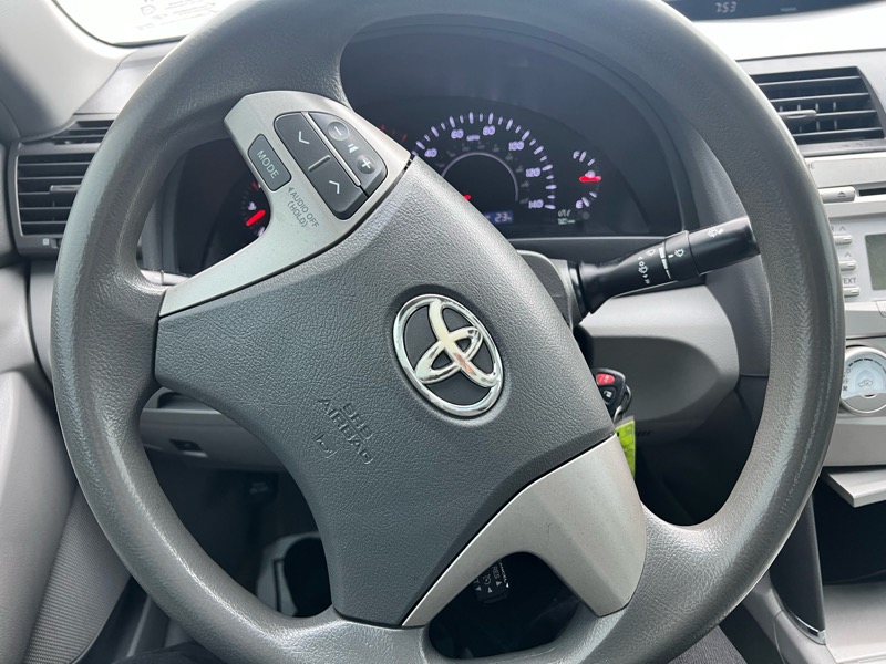 Toyota Camry SE 6-Spd MT 2010