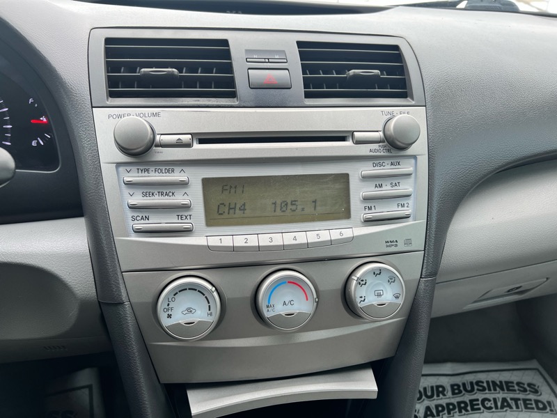 Toyota Camry SE 6-Spd MT 2010