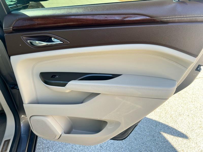 Cadillac SRX Luxury 2012