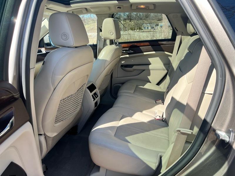 Cadillac SRX Luxury 2012