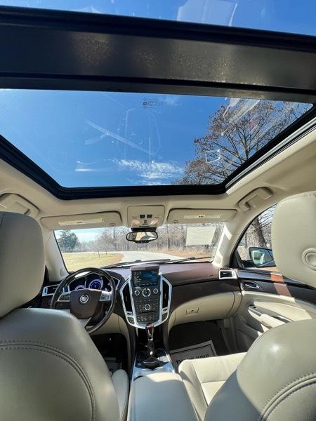 Cadillac SRX Luxury 2012