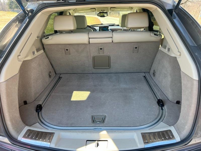 Cadillac SRX Luxury 2012