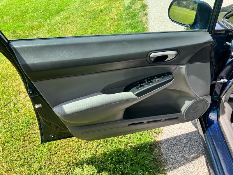 Honda Civic 4-Door Sedan 2010