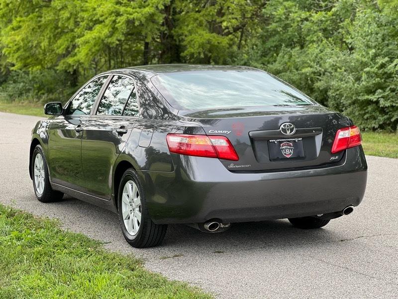 Toyota Camry LE V6 6-Spd AT 2009