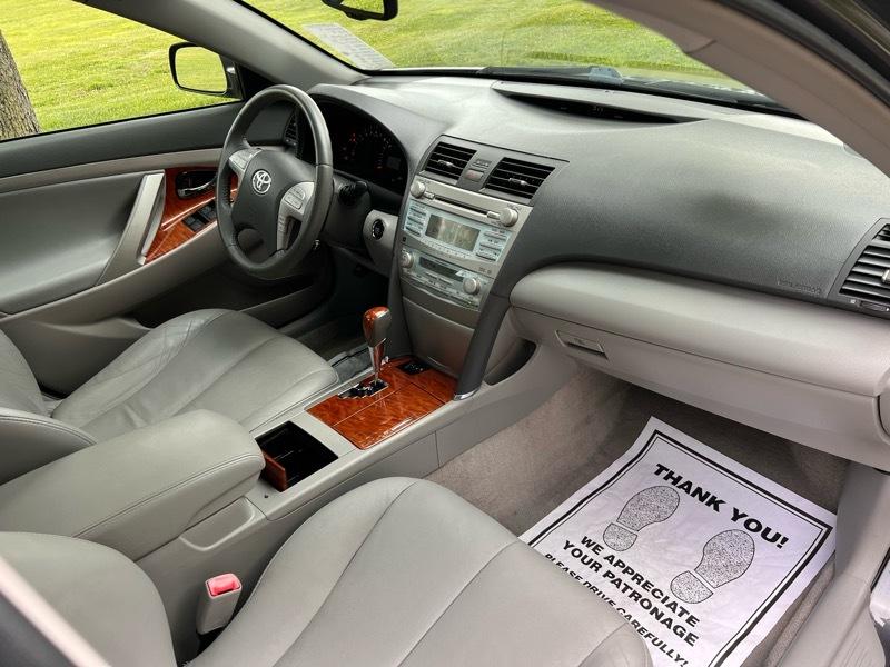 Toyota Camry LE V6 6-Spd AT 2009