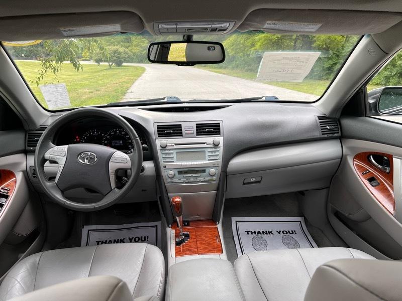 Toyota Camry LE V6 6-Spd AT 2009