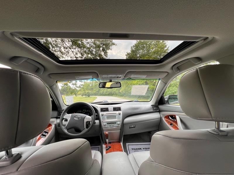 Toyota Camry LE V6 6-Spd AT 2009