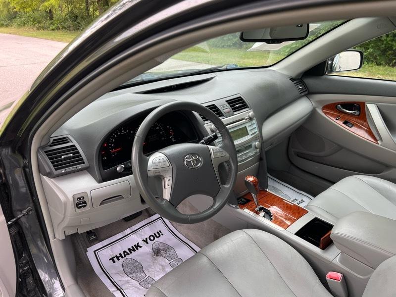Toyota Camry LE V6 6-Spd AT 2009