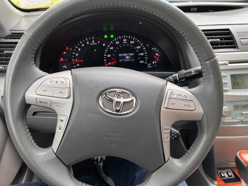 Toyota Camry LE V6 6-Spd AT 2009
