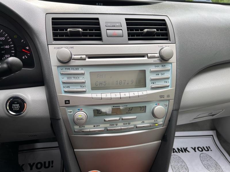 Toyota Camry LE V6 6-Spd AT 2009