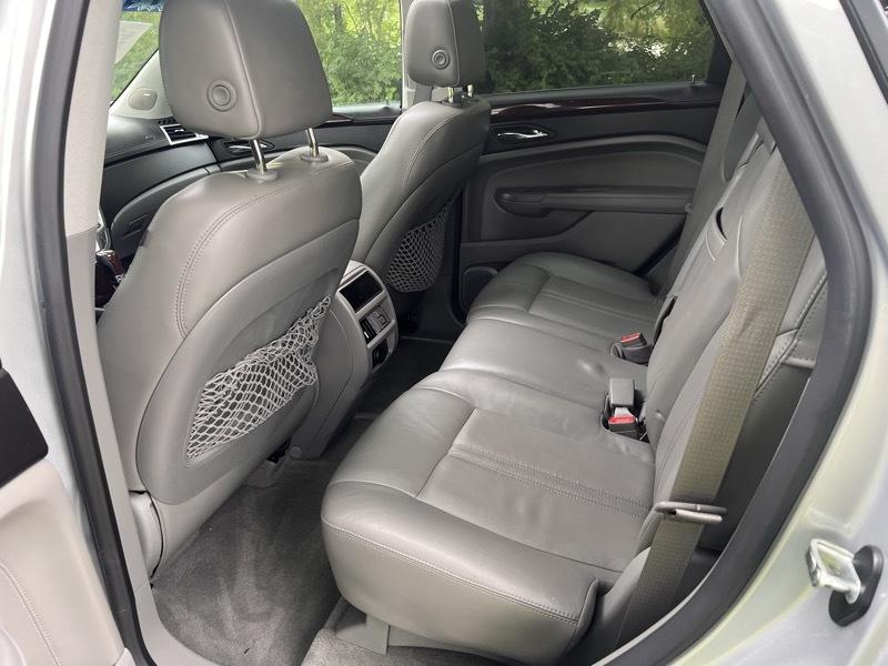 Cadillac SRX Luxury Collection 2011